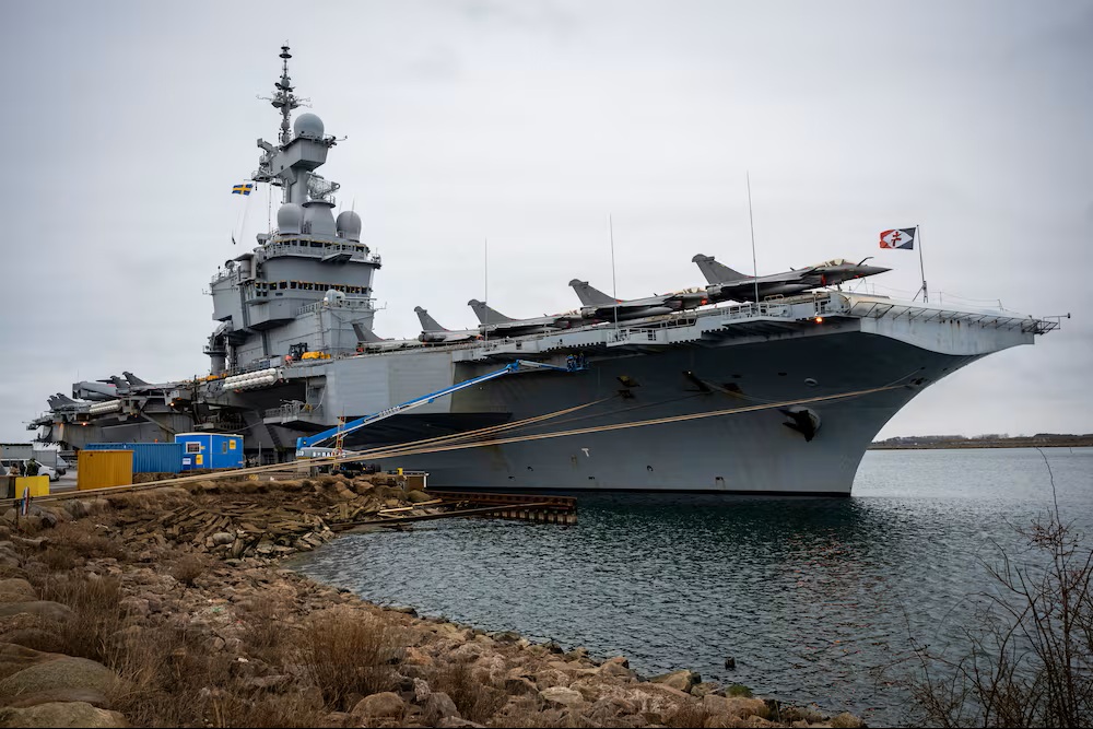 UN DRON ES INTERCEPTADO CERCA DE PORTAVIONES FRANCÉS