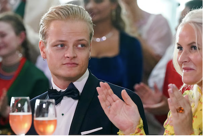 MARIUS BORG Y SU MADRE… VAYA PAR DE JOYAS PARA LA CORONA NORUEGA