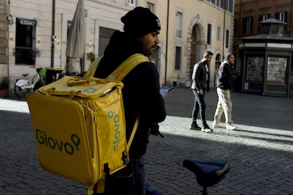 GLOVO: ESCLAVITUD AL SERVICIO DE LA COMIDA A DOMICILIO