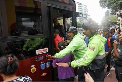 EMPIEZA A MOVERSE ALGO EN CARACAS… HUELGA DE TRANSPORTES